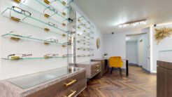 Glass shelf display