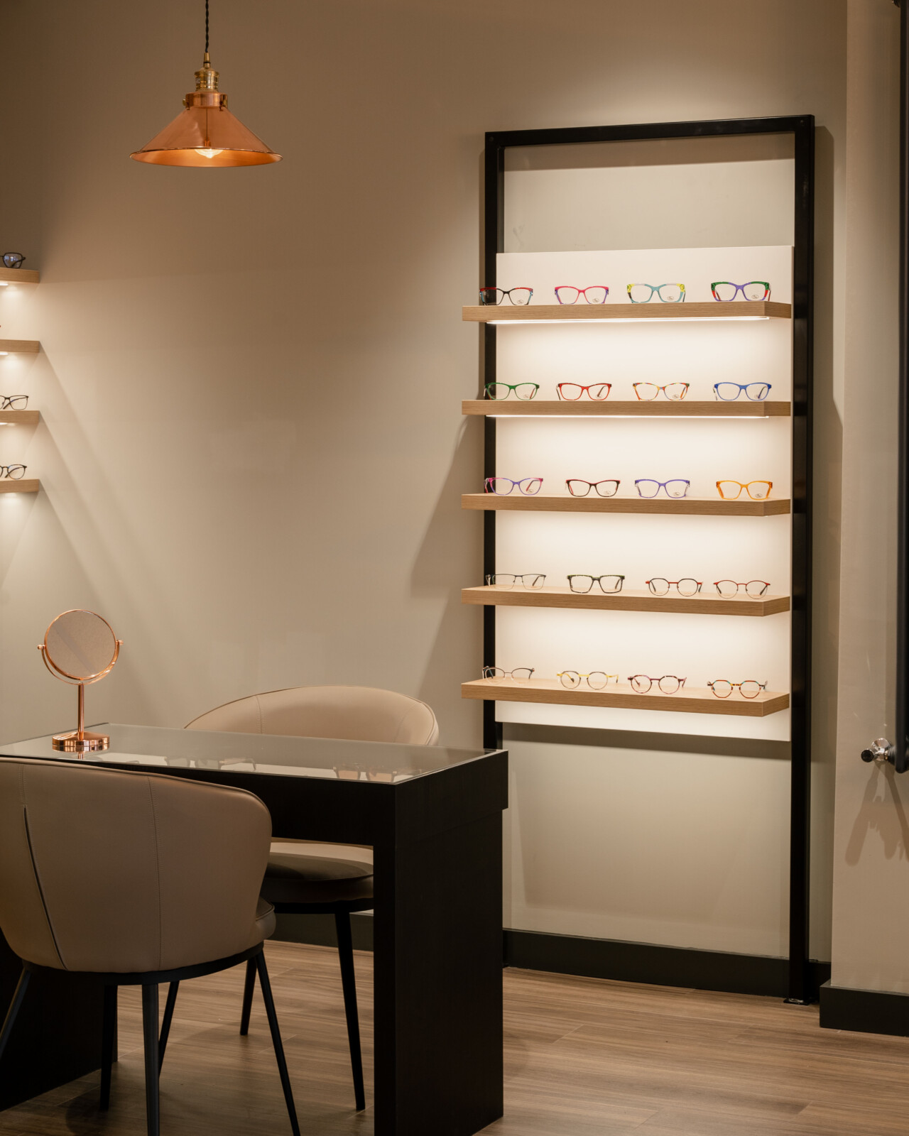 LOLA Shelving Display - Mewscraft