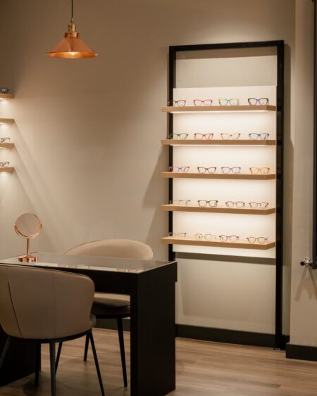 LOLA Shelving Display